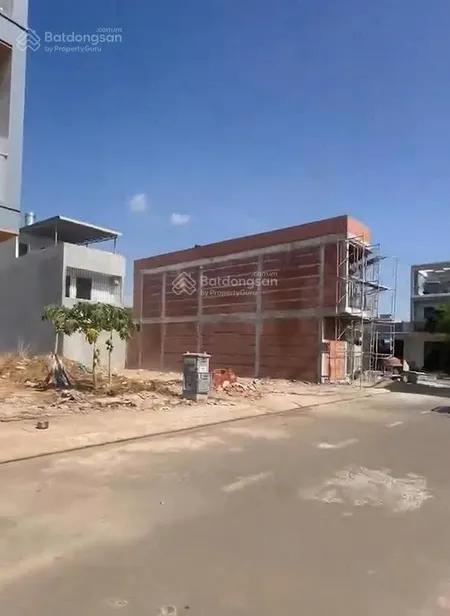 Bán gấp lô đất 80m2 giá chỉ 890 triệu. khu dân cư đông đúc, kinh doanh buôn bán sầm uất