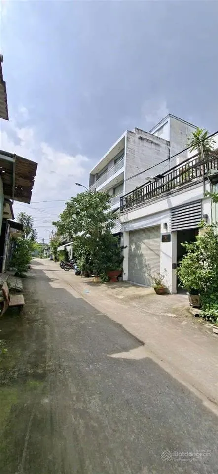 Nhà xưởng 466.4m2 sd, 2 lầu, công 40 feet đỗ cửa, giảm 1 tỷ.