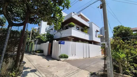 Biệt thự gần biển căn góc 3 tầng thiết kế hiện đại, mới đẹp gần bãi tắm hòn chồng chì 14,5 tỷ