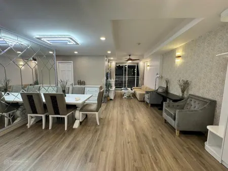 Bán căn hộ tản đà court, 4 tỷ, 70m2, sẵn sổ .q5 tphcm.