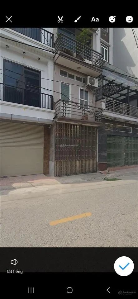 Bán nhà mặt đường ô tô tránh kinh doanh bấp chấp ngày đêm