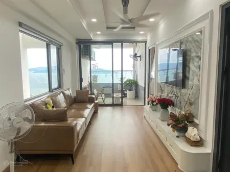Bán căn hộ napoleon nha trang căn 03 tầng cao 77m2 nội thất xịn, view trực diện biển nha trang