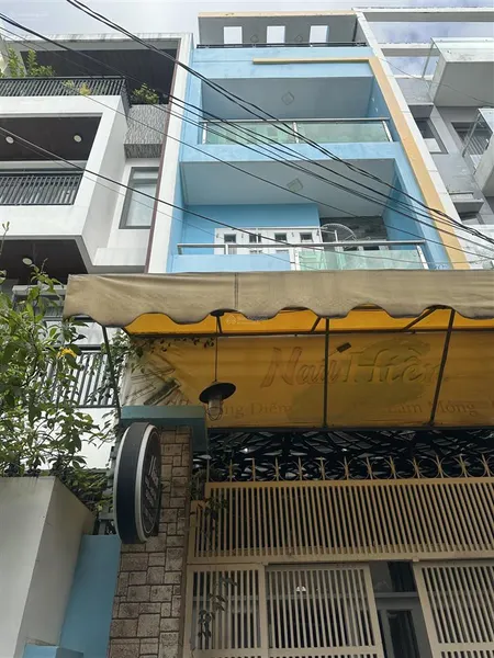 Bán nhà hẻm xe hơi vòng xoay lê đại hành giáp quận 10 4 x 17 5pn thoáng nhỉnh 9 tỷ .