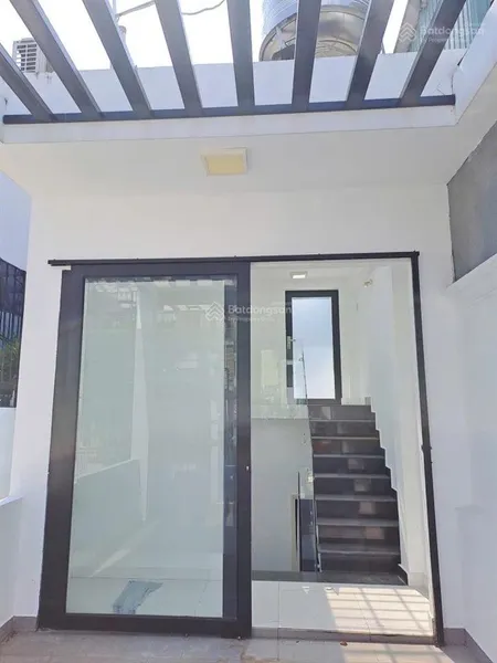 Bán nhà hẻm 4m, cao đạt, q5, gần cầu chữ y, dt 22m2, 2 tầng, gía 5 ,5 tỷ