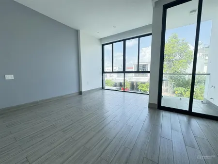 Bán nhà 3 tầng tđc khu đô thị mỹ gia đường rộng 18m có sổ hồng hoàn công.