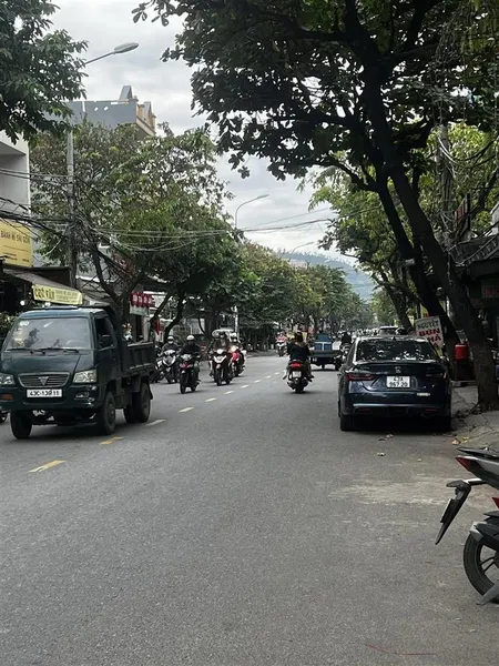 Bán lô đất mặt tiền phạm như xương ngay sát đh sư phạm, dt 100m2 ngang 4.2 m