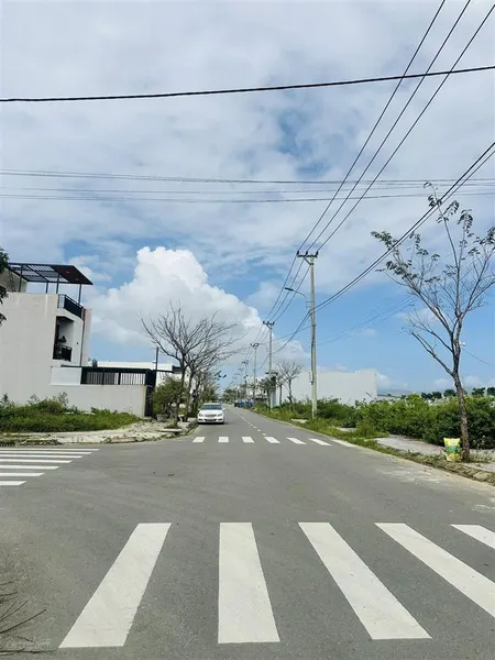 Đất sạch đẹp phan hoan ngay toà chung cư ánh dương trục quãng ngãi rẻ vào.