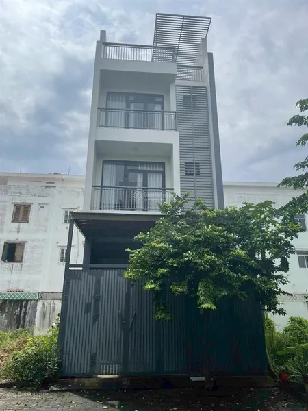 Nhà đường ngô quang thắm kết nối làng đại học quận 7 5m*16,5m xây dựng 4 tầng giá 5,9 tỷ