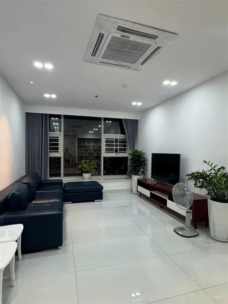 Bán cc la casa, q7, 5 tỷ, 105m2, 2pn, 2wc. 0902 665 *** mỹ lệ