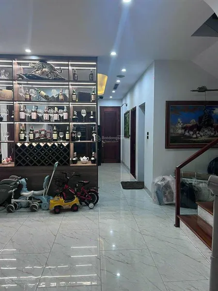 Tđc thạch bàn long biên, sđcc, 90m, mt 5.5m, giá 21 tỷ. vị trí đắc địa