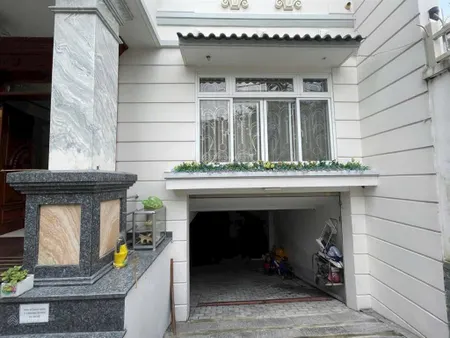 Biệt thự siêu đẹp view công viên, khu ao sen 10x20m, 3,5 tấm có hầm, thang máy giá 34 tỷ