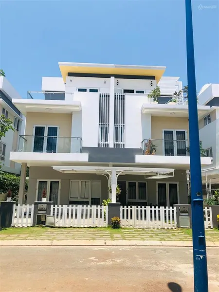 Biệt thự song lập gần công viên melosa garden 8x18m, 1 trệt 2 lầu, có bảo vệ, sổ hồng 0908 119 ***