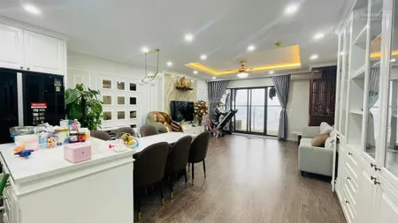 Chính chủ cần bán căn hộ 120m2 (3n2w) toà hpc landmark tố hữu. tầng trung, sẵn sổ, full nội thất