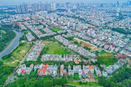 Trả nợ bank quá cao ! cần tiền bán gấp lô đất đường 65, vị trí kinh doanh 238m2 kdc tân quy đông q7