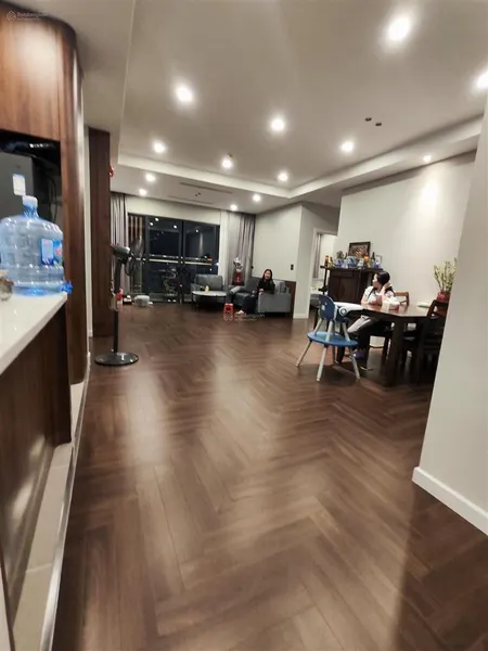 Chính chủ gửi bán 4pn duy nhất 172m2 tòa lancaster, giá chốt 20 tỷ. 0936 203 ***