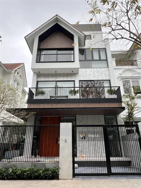 Bán bt hoa lan 250m2 đất vuông vắn, đã hoàn thiện, view thẳng almaz, sau nhà sông rộng, giá 70 tỷ