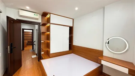 Nhà đẹp đón tết 4 tầng x 4 ngủ đủ công năng bãi đỗ oto cách nhà 20m