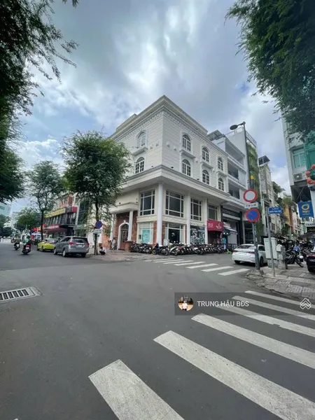 Siêu vị trí mt trực diện chợ bến thành quận 1 dt 12 x 16m cn 192m2 xd 10 tầng giá 120 tỷ