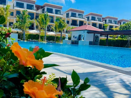 Nhà phố liền kề hồ bơi (5 tỷ 990)