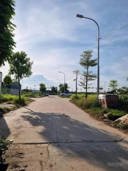 3tỷ25 có ngay lô đất 54m2 tại yên vinh giáp sun group mê linh