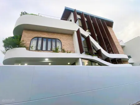 Căn góc đẹp 129m2 ngang 6.8m sổ vuông đẹp hoàn công chuẩn, ô tô trong sân linh chiểu 13.2 tỷ