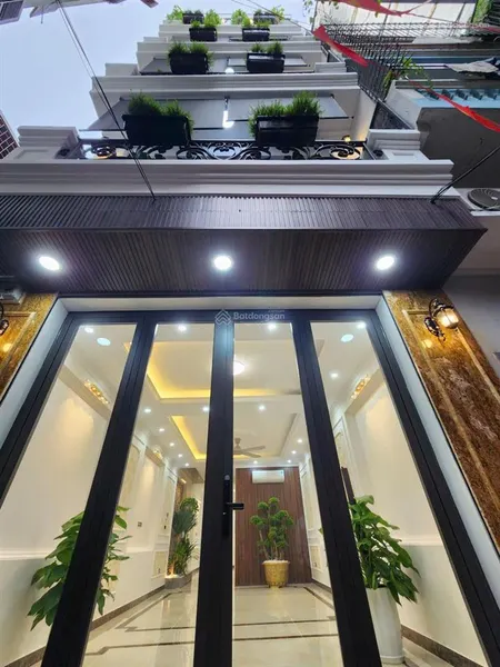 Quá hiếm!! bán 50m2 đất pl quân đội hoàng hoa thám tây hồ chỉ 10.9 tỷ