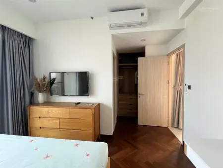 Bán căn hộ cao cấp midtown m5, tầng cao 110m2 3pn 2wc đầy đủ nội thất , ô xe, sổ hồng 13tỷ tl