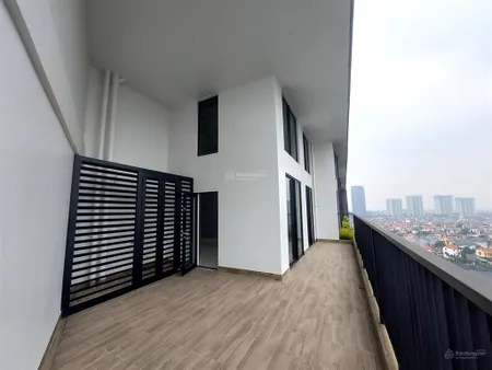 Hiếm mezza + sân vườn sky forest ban công hướng nam. 0918 114 ***