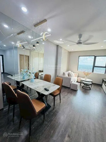 Tôi cc cần bán căn hộ 65m giá tốt nhất hiện tại. chỉ 4.2 tỷ, đầy đủ đồ