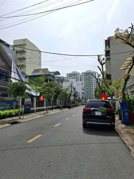 Bán nhà phố phú thuận quận 7, dt 63m2 ôtô đậu trong nhà, đường lê thị chợ, phú mỹ hưng, chỉ 9.5 tỉ