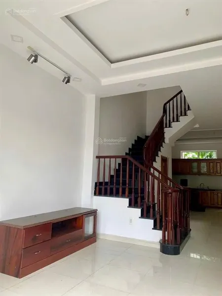 Bán nhà khu dân cư cát lái q2 cũ nhà mặt tiền đường 12m 4 tầng nhà trống giao ngay.