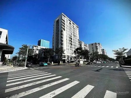 Bán hoặc cho thuê shop starhill phú mỹ hưng. ms loan 0907 904 ***