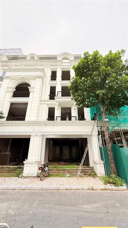 Chính chủ bán biệt thự liền kề louis đại mỗ nhà thô hướng đông nam. 192m2 45 tỷ.