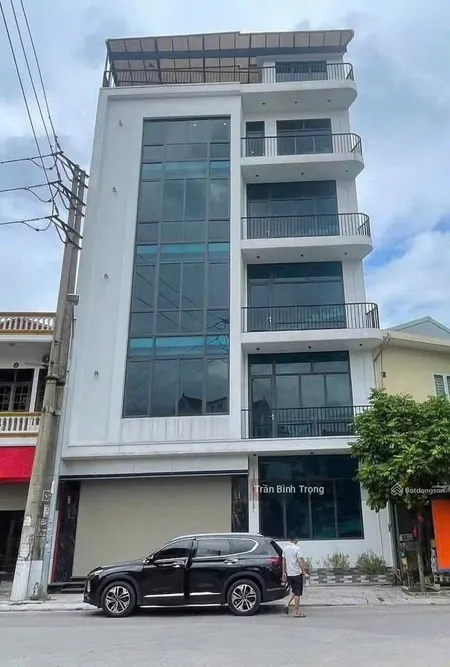 Bán nhà 6 tầng, thang máy, mặt phố tại vĩnh yên, vĩnh phúc 5,9 tỷ xx, 10m mặt tiền, vị trí đẹp