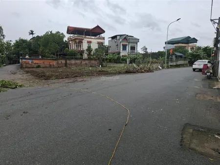 Bán đất f0 phố kênh ninh xá thuận thành dt 51m2, mt 5m5 ô tô tránh đường thông kinh doanh gần kcn