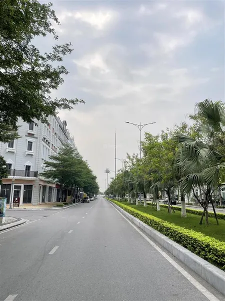 Chính chủ cần bán shophouse trục thông 32m bãi tắm sun bãi cháy, hạ long sổ đỏ lâu dài