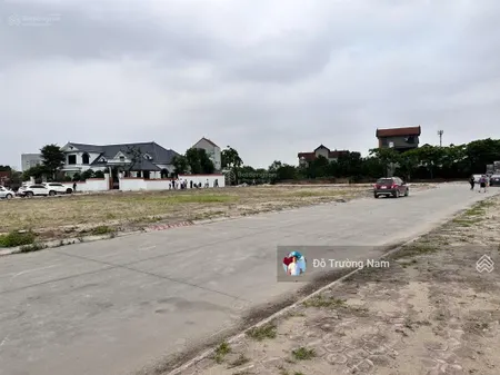 Chủ cần tiền gấp bán đấu giá dạ trạch, ngay giáp chợ đông tảo, đường 13.5m, vỉa hè, 80.5m2, mt 5.5m