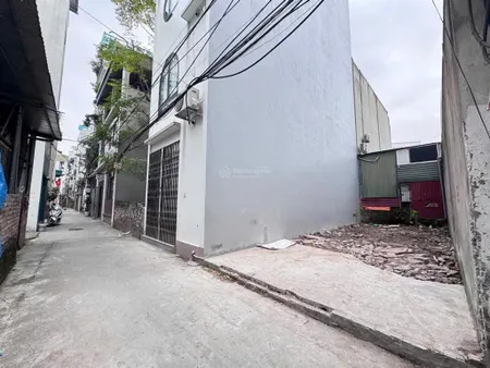 Bán đất khu trung tâm phố nguyễn lam 50m² , mt 4m ôtô vào đất , giá chào 11 tỷ có tl .