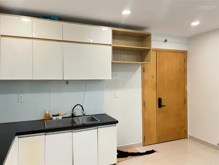Bán căn hộ q10 1pn1wc 2tỷ7 bao sang tên nhà trống sẵn, xem nhà 0901 430 *** nguyễn loan