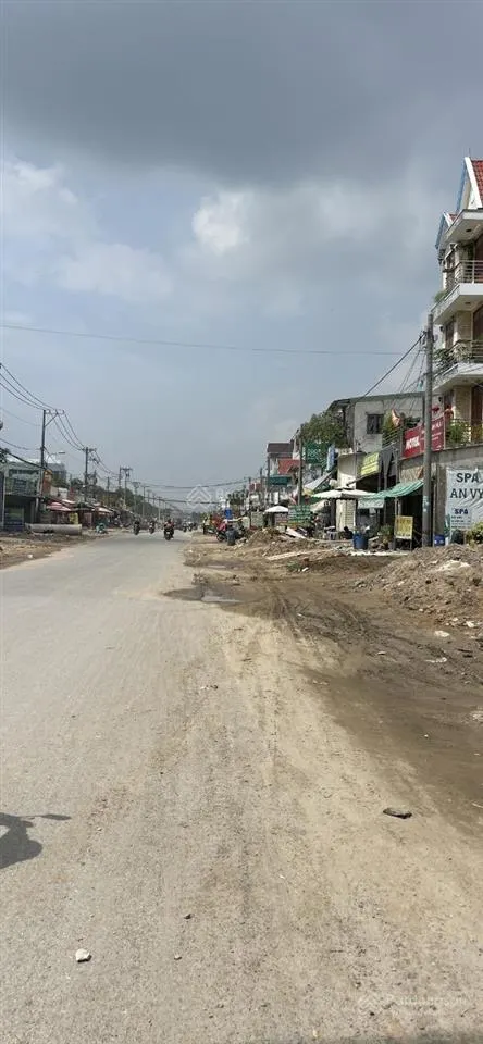 Bán nhanh mặt tiền lò lu (đường 30m), công nhận 215m2 ngang 9,54m, giá 35 tỷ thương lượng