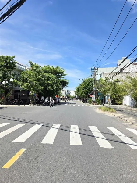*** chủ cần bán lô đất mặt tiền trương định sơn trà.