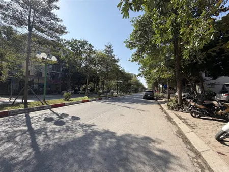 Bán mảnh đất việt hưng lô góc ô tô vào đất 55m2 mặt tiền 4,5m ngay phố vạn hạnh
