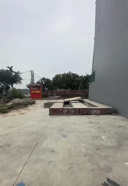 Bán đất đối diện cây xăng đông mỹ, 2 mặt đường đều ô tô tránh,