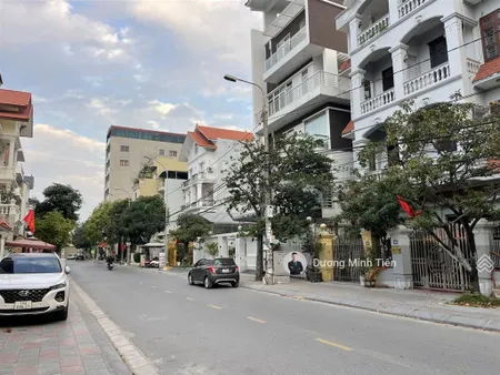 118.4m2 đất mặt đường hoàng thế thiện ngang 7.4m đông nam