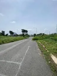 Đất gạch trà luộc đường thông, dễ xây dựng