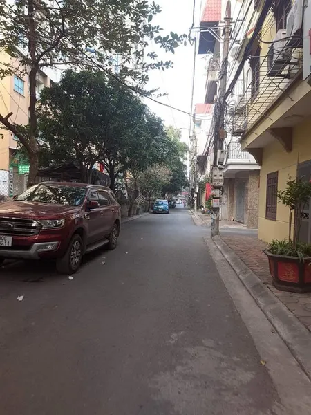 Mảnh đất kiến hưng. cạnh chung cư ct6 xa la. 70m2. mt 5m. ô tô tránh. phù hợp xây ccmn. chỉ 13tỷ9