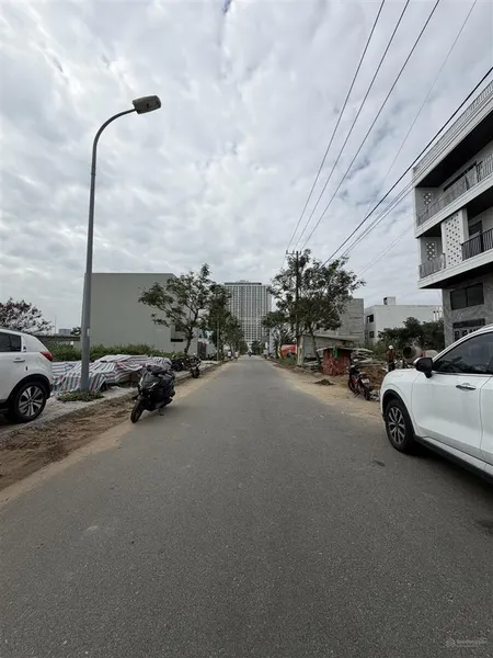 Bán lô đất 180m2 đường trần sâm gần sông hàn vị trí đẹp phù hợp làm villa, căn hộ giá đầu tư