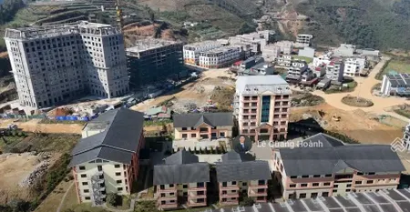 Bán liền kề tại trung tâm tx sa pa, cách sun palaza 900m sổ đỏ lâu dài giá 5,85 tỷ (cả đất + nhà)
