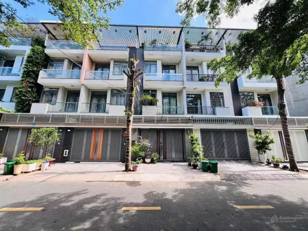 Bán gấp nhà phố jamona city giảm 1 tỷ triệu bán nhanh, có ô thang máy sẵn