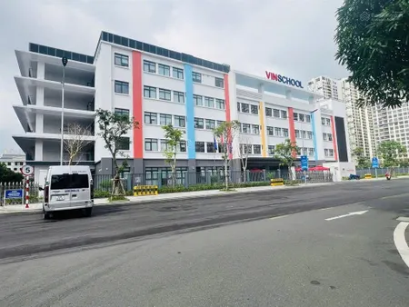 Nhà phố liền kề mặt tiền gần trường học vinschool dt 84m2 giá chỉ 17 tỷ